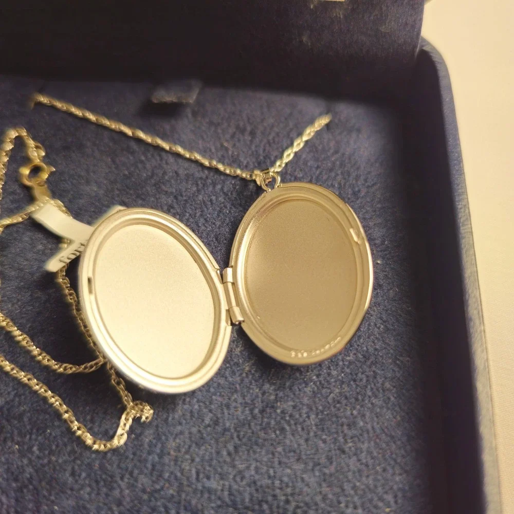 Fortunoff Ballou Heirloom Sterling Silver Oval Floral Locket Necklace Box 22 In